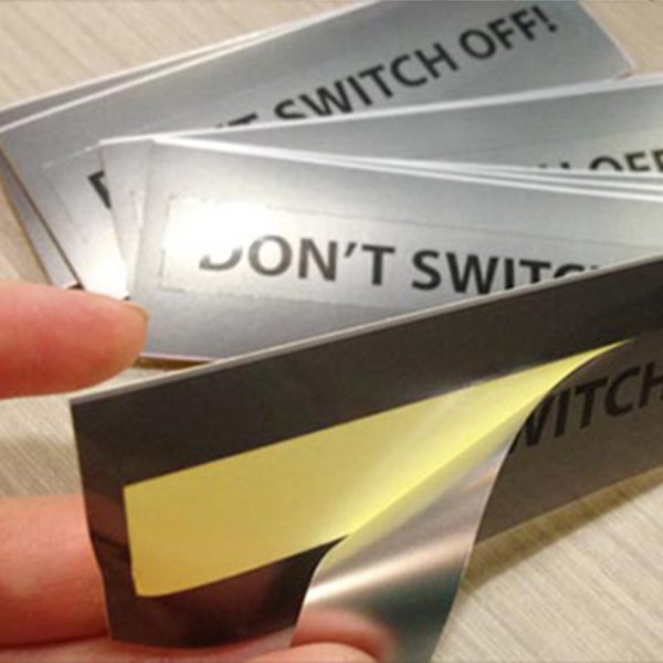 Read more about the article تفاوت های چاپ متالایز با نقره کوب و طلاکوب